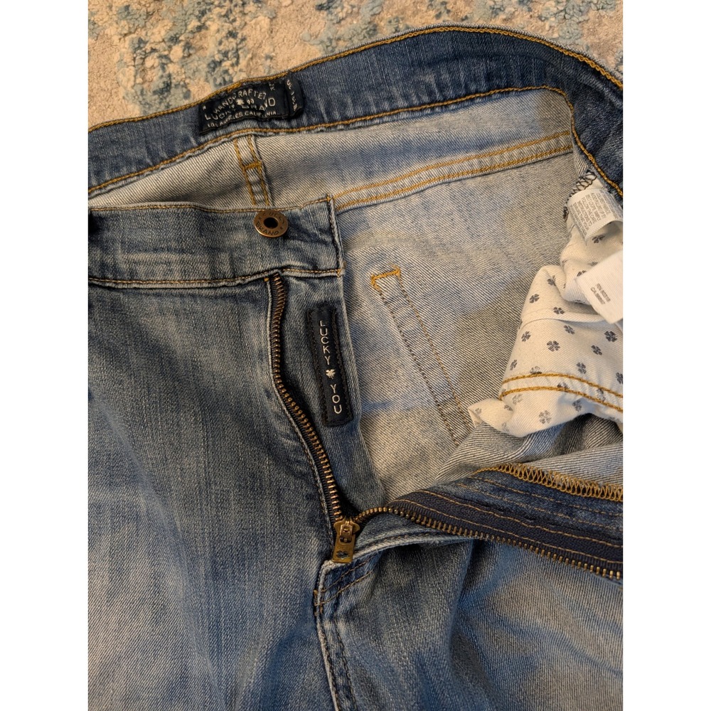 Lucky Brand 410 Athletic Fit Candiani Denim Jeans Mens 33x30 Blue Distressed - Picture 2 of 6